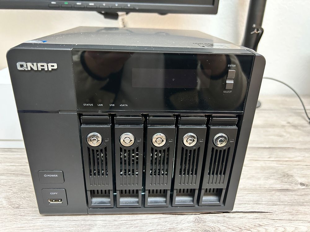 NAS QNAP TS-559 Pro II mit 5x 3TB HDD | Acheter sur Ricardo