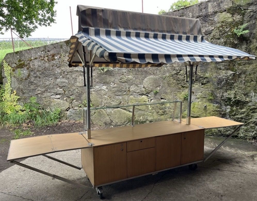 Altro per Eventi aziendali & Feste: Verkaufsstand  mit klappbarem Vordach – Usato da Flüelen venduto da Bijuhl