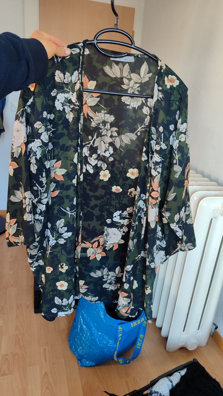 Zara Camicette: Bluse / Hemd Gr. M, Set: 5 Stk. – Nuovo (secondo la descrizione) da Zürich venduto da nic_xm7s 2