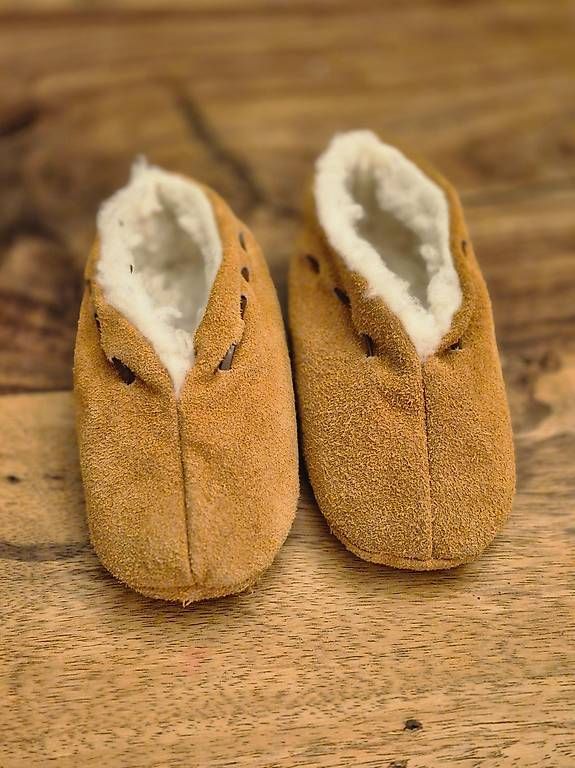 Scarpe per ragazzi: Lammfell Kinderhausschuhe, Leder Mokassins – Usato da Bremgarten AG venduto da Noii 1