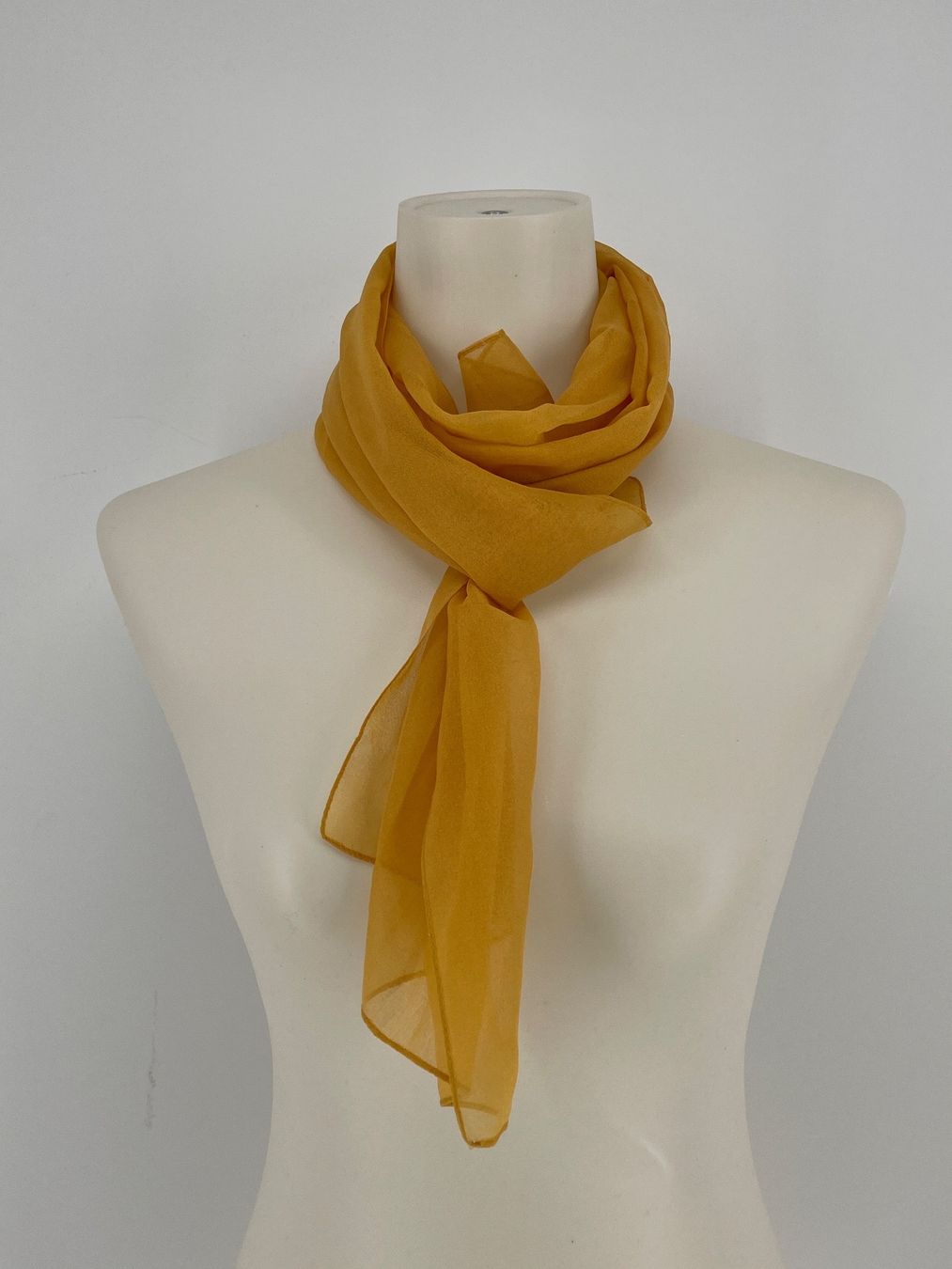 Foulards, Tücher & Schals: Foulard – Gebraucht aus Auenstein von moin. 2