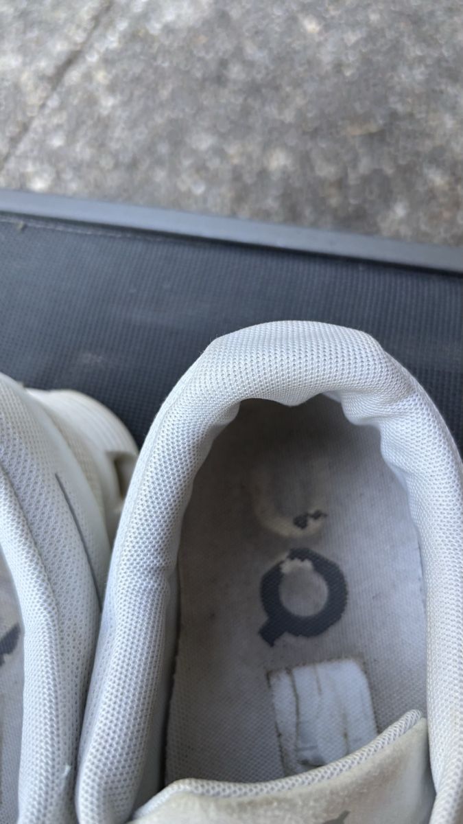 On Scarpe da donna: ON Cloud Laufschuhe weiss Grösse 38 gebraucht – Usato da Balsthal venduto da wasserente 2