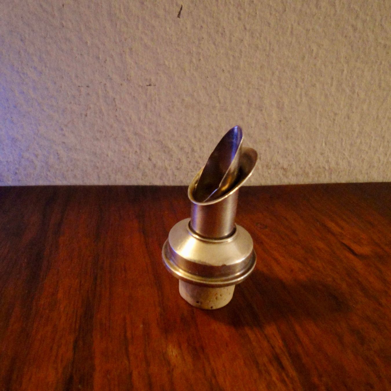 Apribottiglie & Tappi per chiusura: Weinausgiesser Silber Metall mit Korkzapfen. – Usato da wädenswil venduto da niki20 1