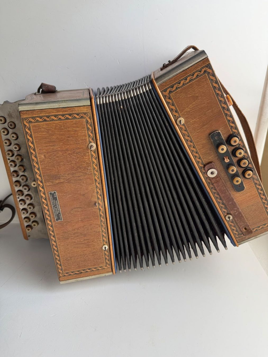 Strumenti musicali: Antikes Schweizerörgeli – Usato da Zwingen venduto da moje1 6
