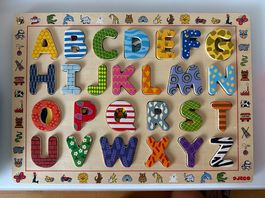 Puzzle alphabet bois Djeco  26 lettres  complet