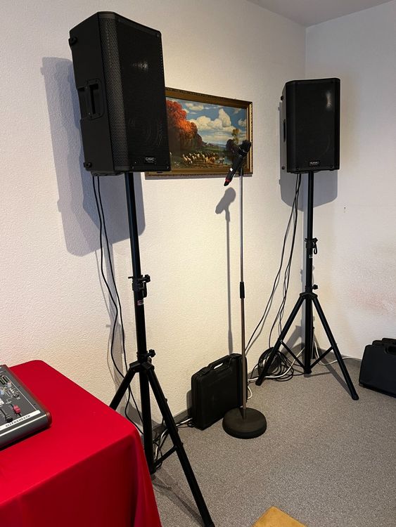 2 Aufblasbare Mikrofone – 40 Cm Lang, In Neonfarben – Perfekt Für Partys, Mottos & Kostüme