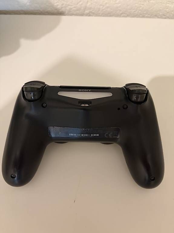 Sony Controller: Sony DualShock 4 Wireless Controller PS4 Schwarz – Usato da Gümligen venduto da NicolasScheidegger 1