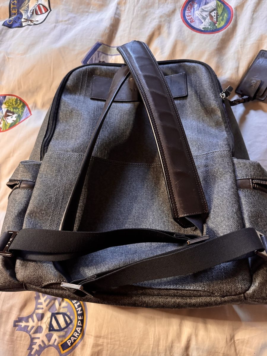 Tumi Zaini: Sac à dos Tumi cuir et toile enduite – Usato da Genève venduto da Allisgood 3