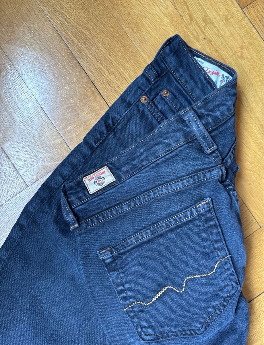 Jeans: Low Rise Loose Jeans, Red Engine – Gebraucht aus Zürich von sasast 1