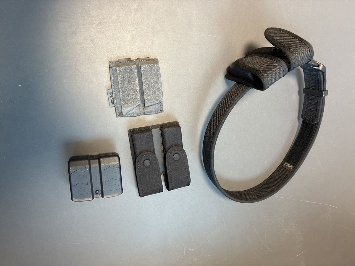 Tiro a segno: Waffengurt und Holster – Usato da Esslingen venduto da HP1973