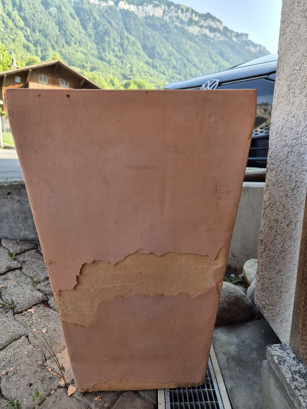 Blumentöpfe: Blumentopf Terrakotta gross mit Schäden 2 Stück – Gebraucht aus Ringgenberg BE von Jen_0885 3