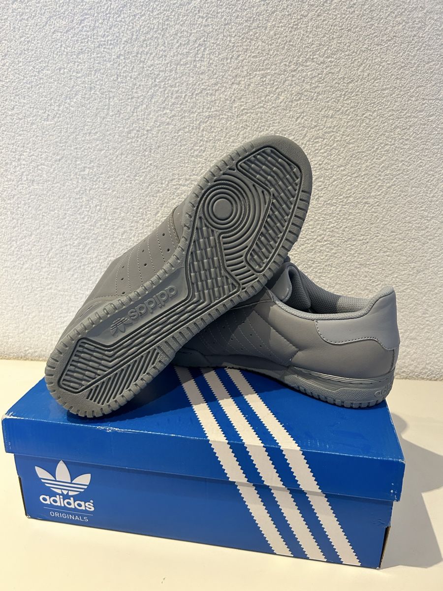 Adidas Scarpe da uomo: adidas Yeezy Powerphase Calabasas Grey – Nuovo (secondo la descrizione) da Kandersteg venduto da StivieSmallz 3