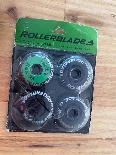 Pattini in linea & Pattini a rotelle: Rollerblades Gr 40-41+ orignalverpackten Reserverollen 74mm – Usato da Männedorf venduto da nestema 1
