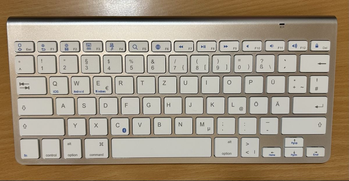 Claviers: Clavier  – D'occasion à Saxon par Nzo
