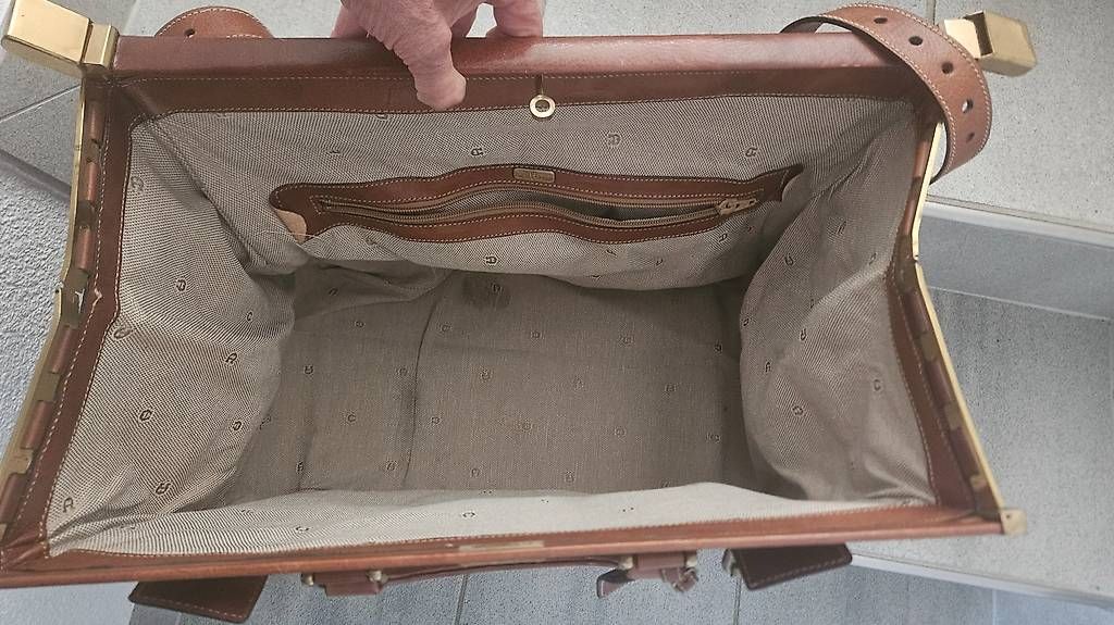 Taschen für Damen: Etienne Aigner Tasche  – Gebraucht aus Au ZH von psc_k9fm 1