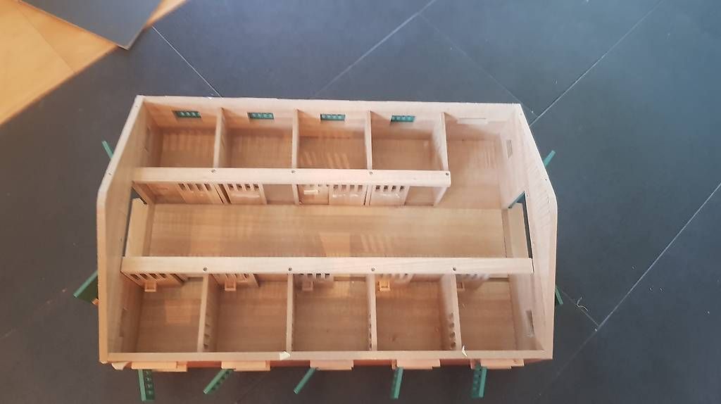 Giocattoli: Tierstall aus Holz 9 Boxen – Usato da Eschenbach LU venduto da OnPh21 3