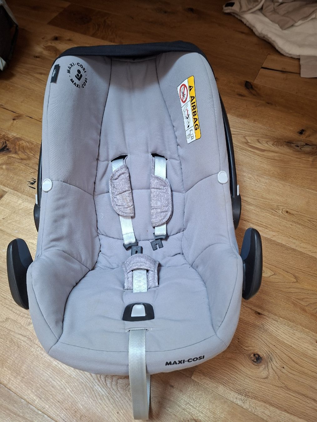 Maxi-Cosi Auto-Kindersitze: Maxi Cosi Babyschale – Gebraucht aus Dürnten von Ovi_93