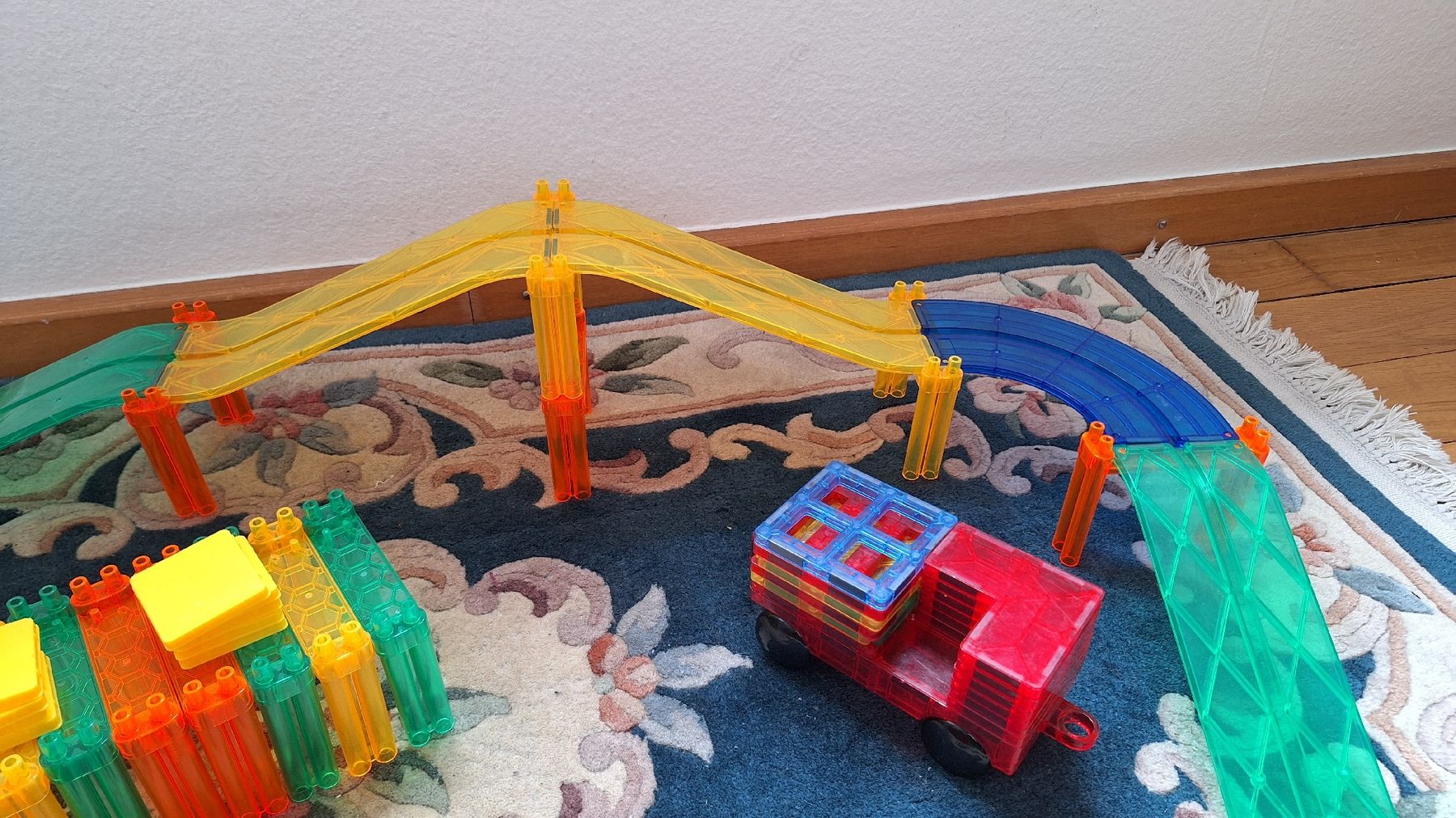 Kit di costruzioni: Magnetische Bausteine Set bunten Schienen – Usato da Zürich venduto da anna3929 5