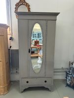 Schrank Holz schmal Spiegel Schublade Tablare Haken börnie's