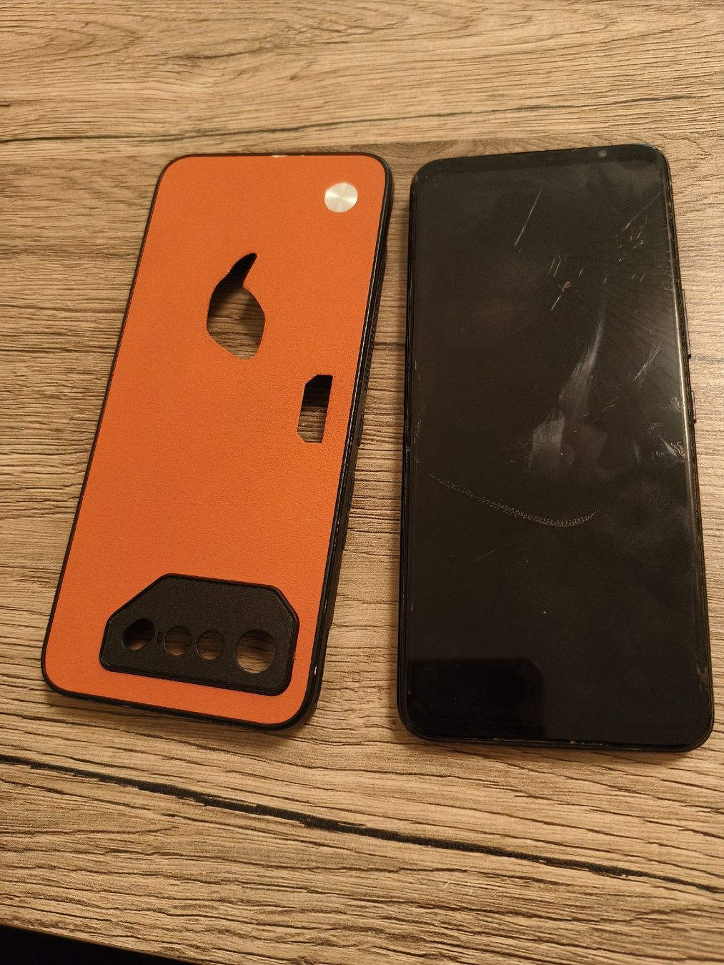 Asus Telefoni cellulari / Smartphones: ROG Phone 6 – Difettoso da Zürich venduto da luc_mf5d 6