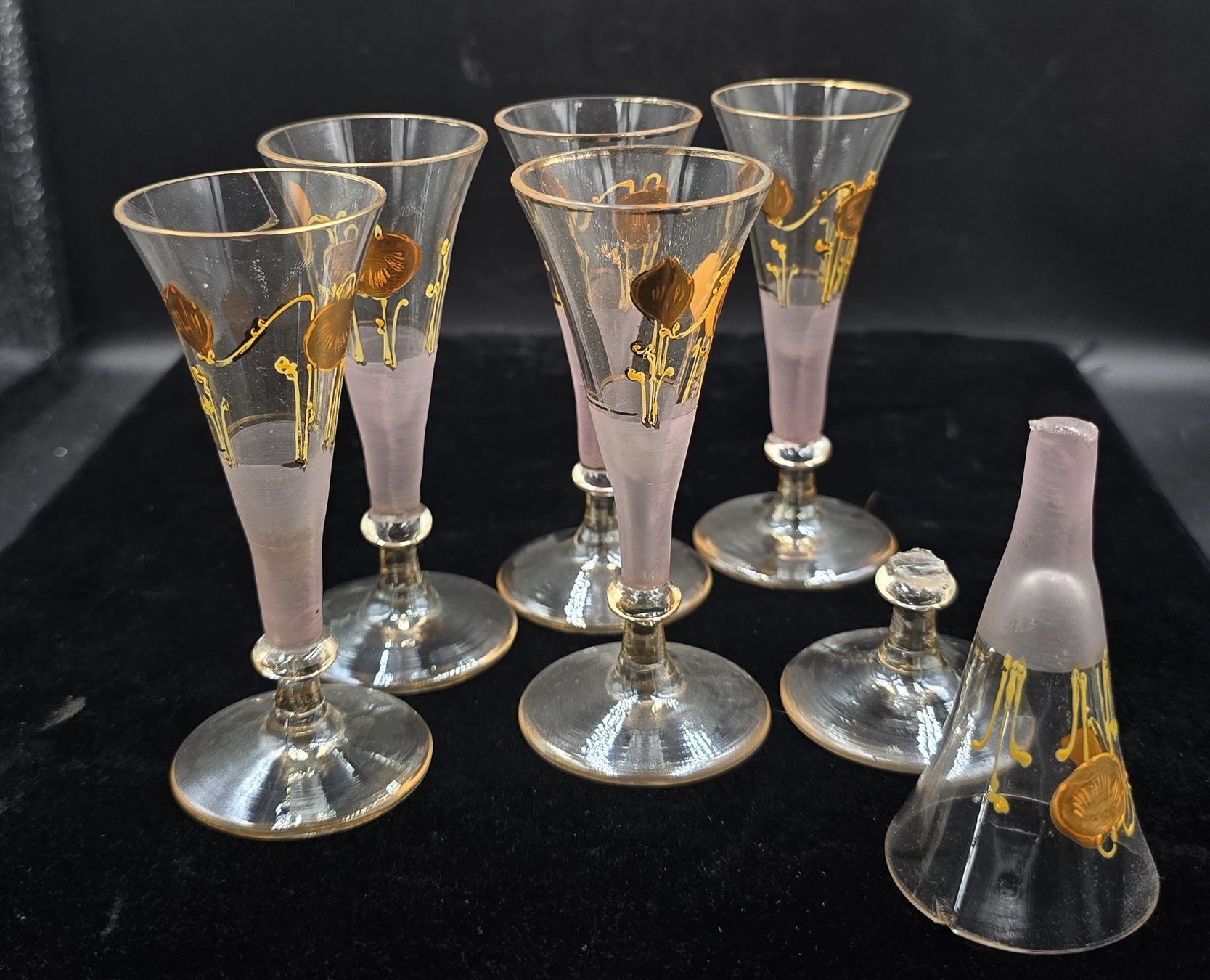 Caraffe: Antike Likörflasche mit 4 Gläser – Usato da Rorschacherberg venduto da snOOpydOg11 1