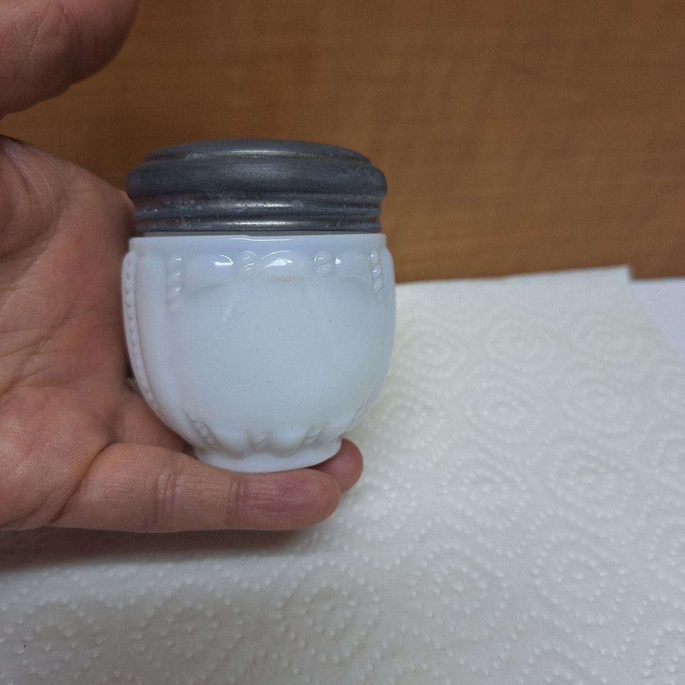 Alle Dekorationen: Versand möglich. Antike Milchglas Dose mit Schraubdeckel – Gebraucht aus Winterthur von Goldpipau 4