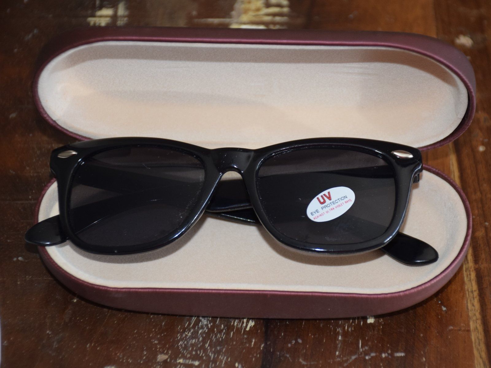 Occhiali & Lenti: Sonnenbrille mit Etui – Nuovo (secondo la descrizione) da Wetzikon ZH venduto da Wetzicardo25 2