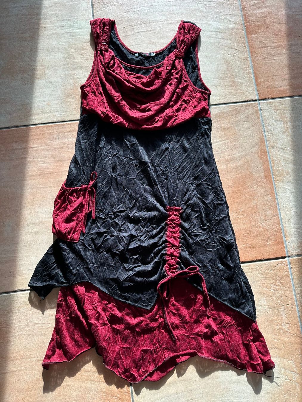 Kleider: Robe – Gebraucht aus La Chaux-de-Fonds von brutus586