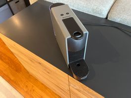 Kompakte Nespresso Kaffeemaschine (Krups) – Top Zustand