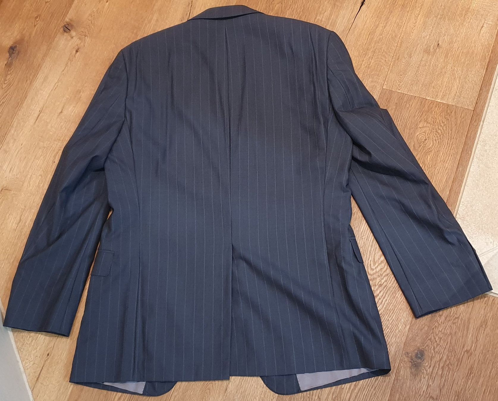 Hugo Boss Completi: Costume Hugo Boss – Usato da Lamboing venduto da onyx8002 2