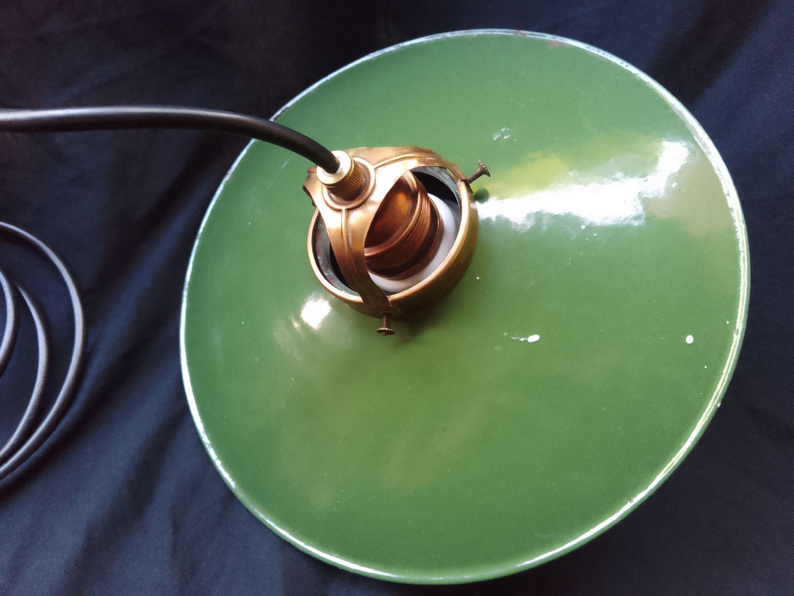 Lampadari & plafoniere: Vintage Industrielampe Deckenlampe Emaille Plafonnier Vert – Usato da St. Gallen venduto da EastLakeConcept