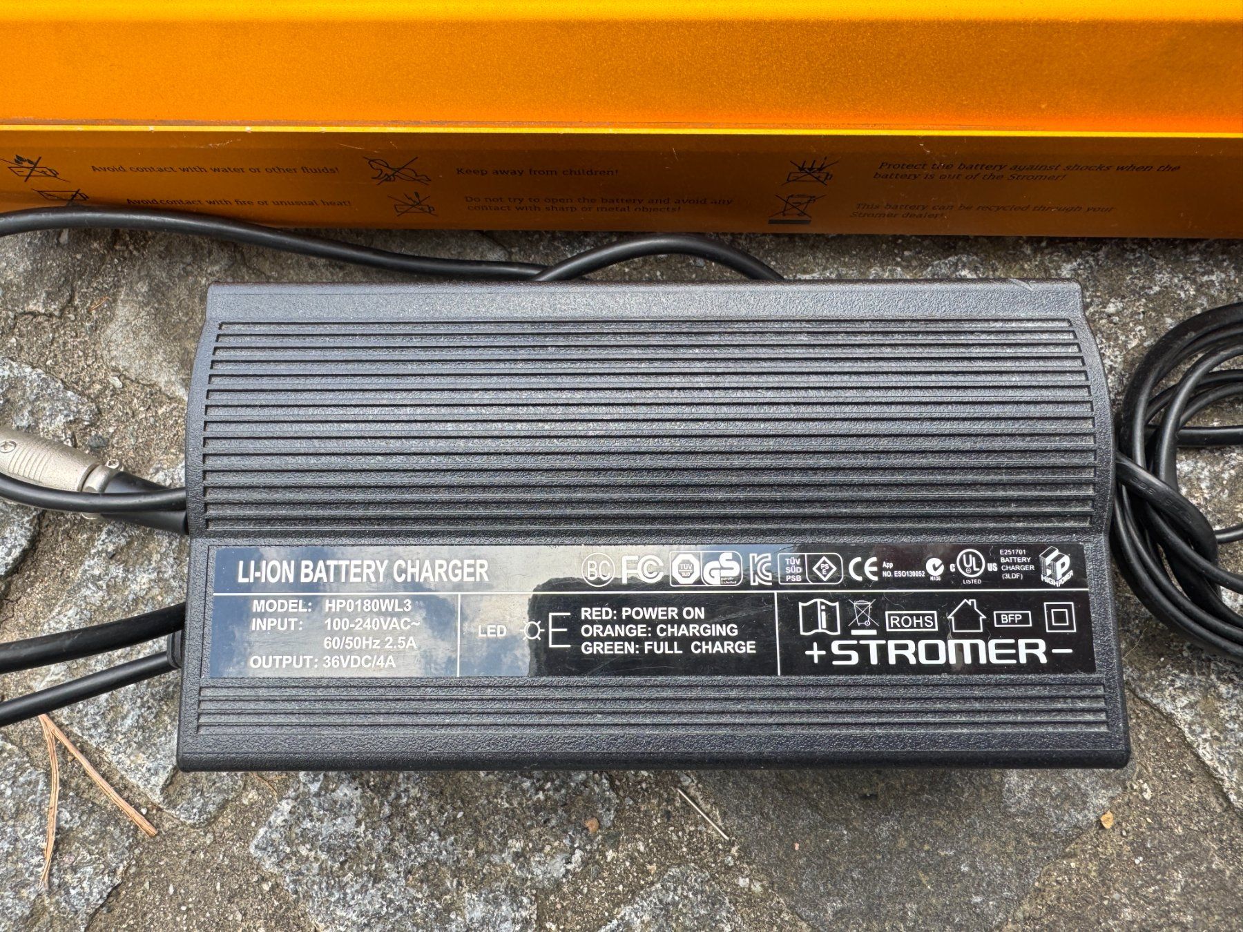 Caricabatterie: Stromer ST1 Ladegerät Original - HP0180WL3 36VDC/4 – Usato da Volketswil venduto da mstonys 1