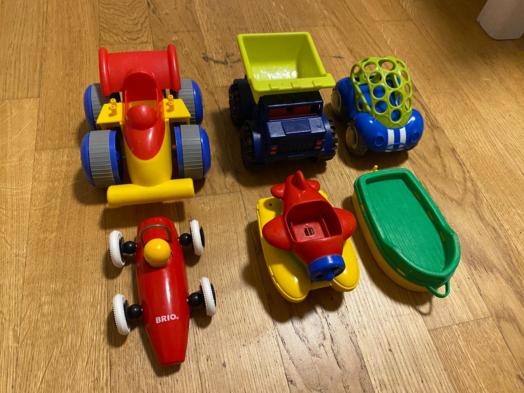 Giocattoli: [set] verschiedene Spielzeug: Auto, Boote – Usato da Duebendorf venduto da Alexandertreyer