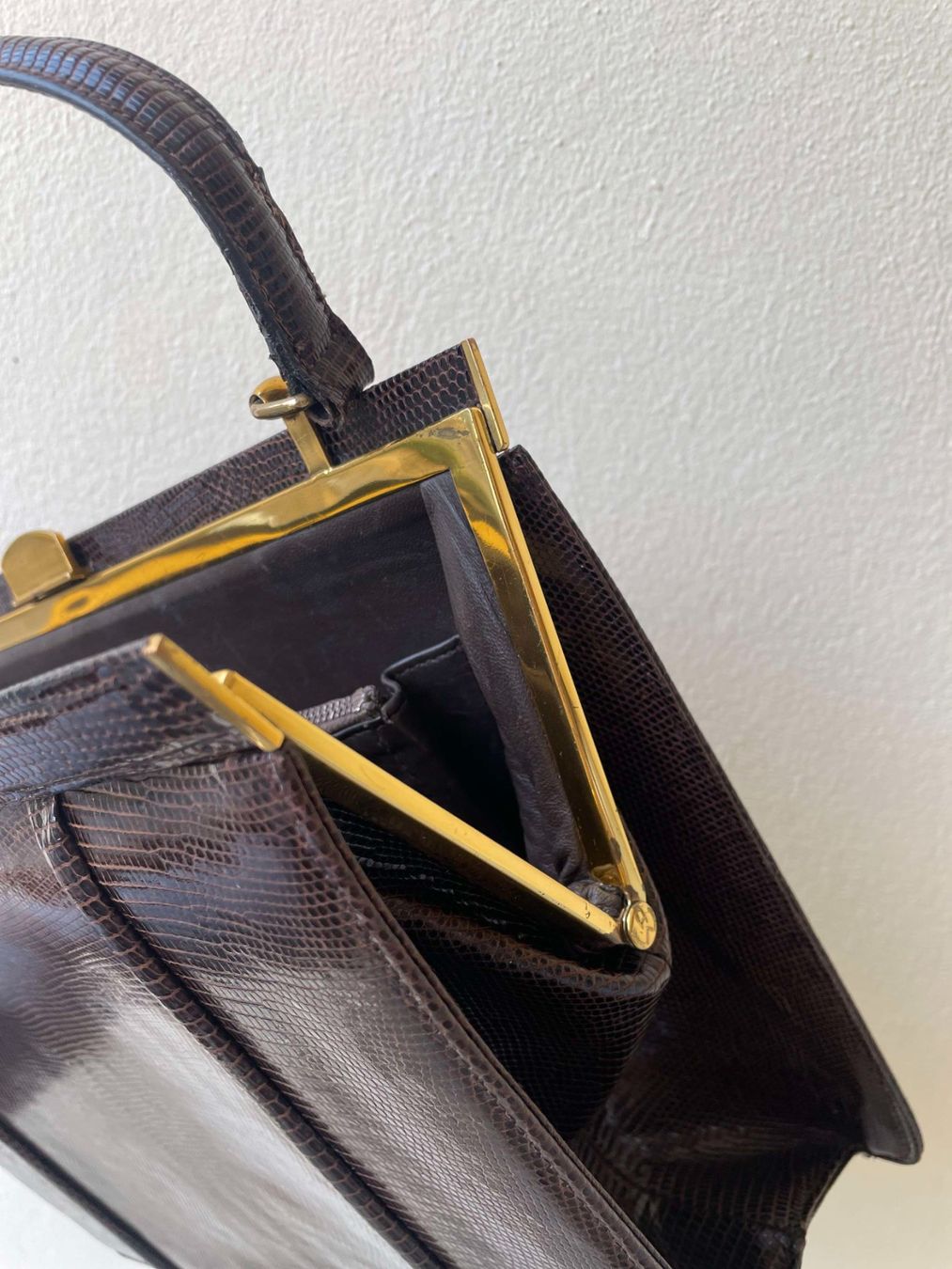 Borse da donna: Sac à main vintage en cuir de python véritable. – Usato da Sion venduto da Linkebeek 7