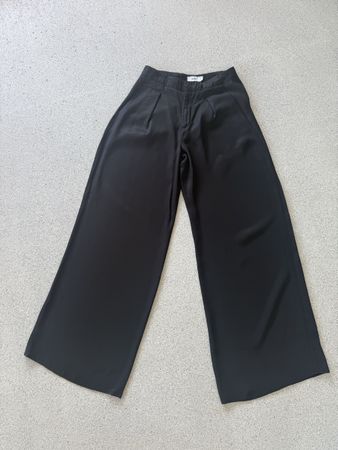 Damen Hose weit schwarz Grösse 27 guter Zustand
