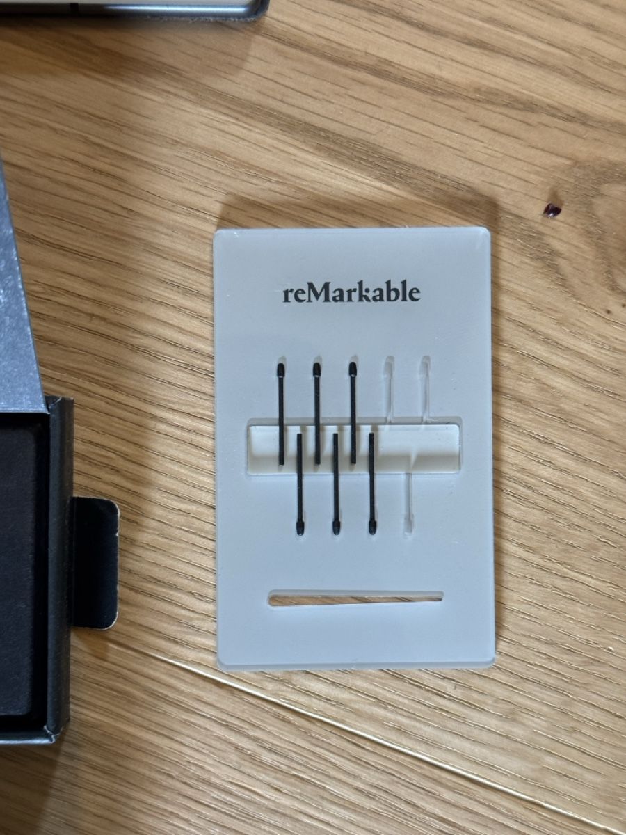 reMarkable Tablet PC: ReMarkable 2 mit Marker Plus und Ersatzstifte – Usato da Lauperswil venduto da chaetschgumi 3