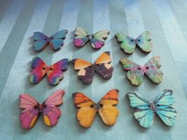 19  Schmetterlinge bunte Holzknöpfe
