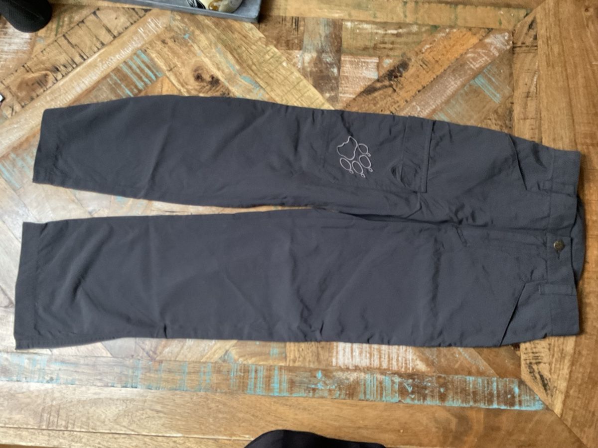 Jack Wolfskin Pantaloni: Jack Wolfskin Kinder Wanderhose Gr. 140  – Usato da Bachenbülach venduto da Sybeco
