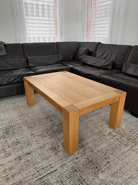 Tables: Massiver Couchtisch – D'occasion à Eglisau par Babali