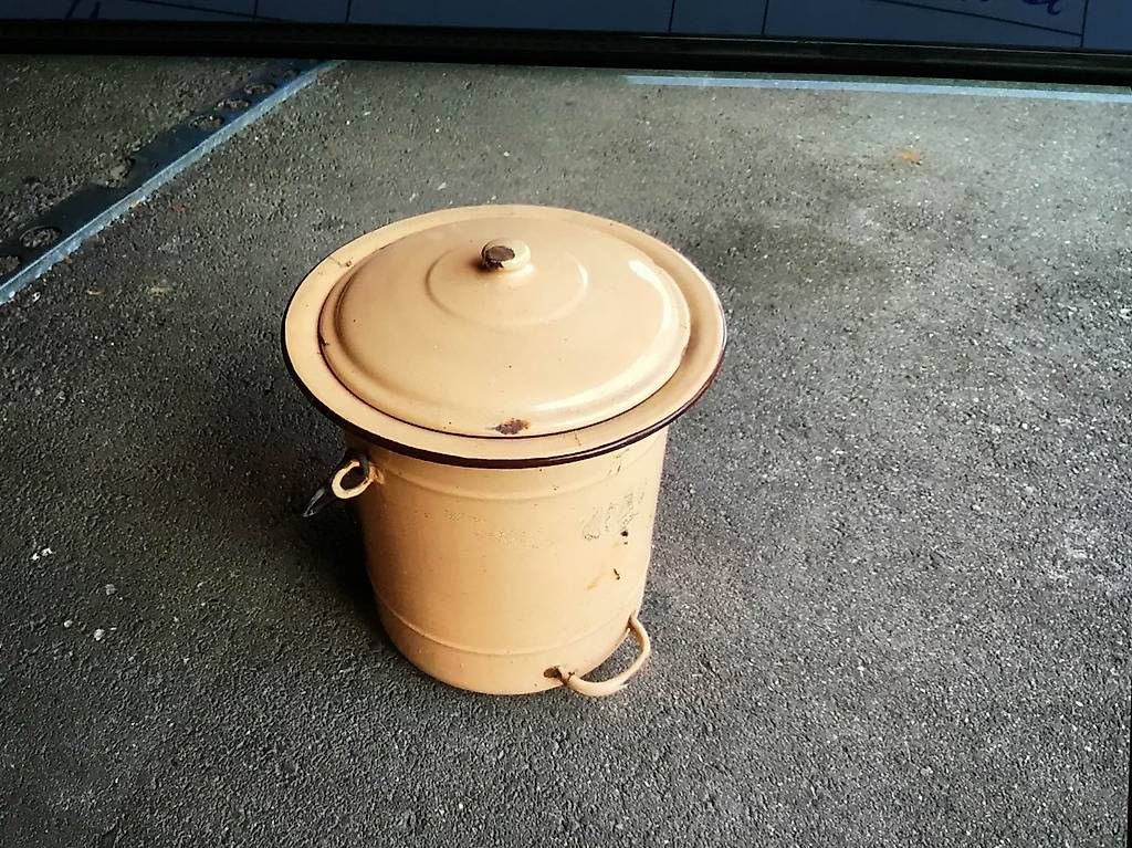 Sonstiges für Haushalt & Wohnen: Ancien bidon en métal émaillé – Gebraucht aus Corsier sur vevey von Hitu 1