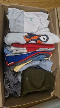 Kleiderpaket für Jungen in Grösse 82/68