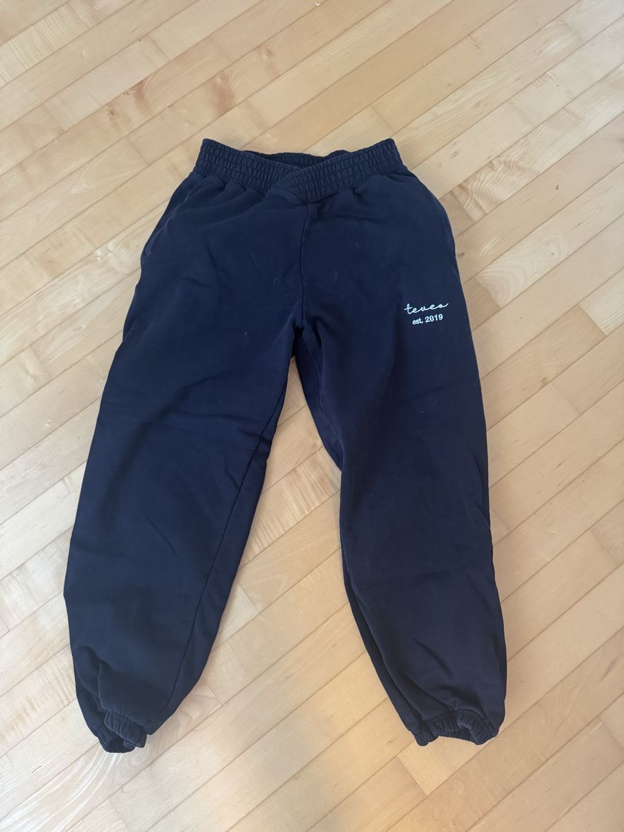 Teveo Pantaloni: Teveo Jogginghose schwarz - Grösse S – Nuovo (secondo la descrizione) da Windisch venduto da Shakira085