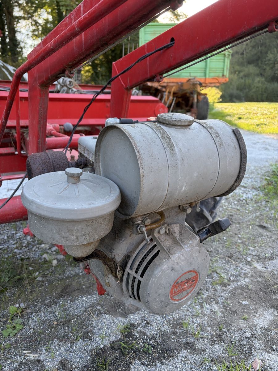 Pöttinger Raccolta foraggio grezzo: Heuraupe Pöttinger 162 – Usato da Ennetmoos venduto da MG_ 3
