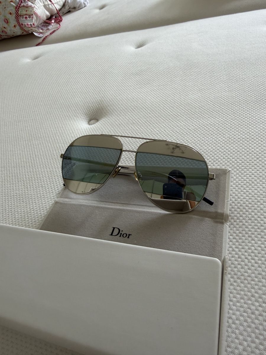 Dior Lunettes & Verres: Dior Aviator Sunglasses Silver Mirror Lenses  – D'occasion à Winterthur par adriana_1000 1