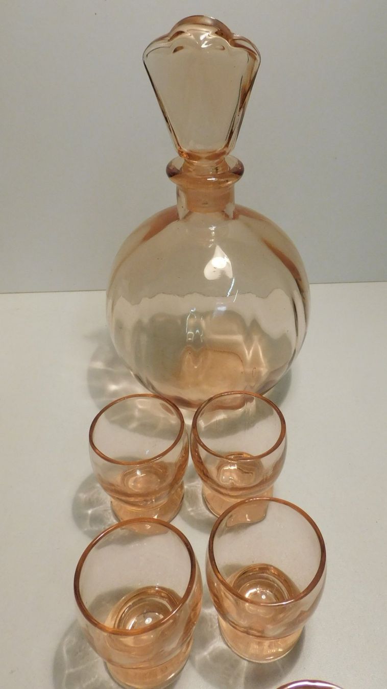 Carafes: Karaffen Set 7 teilig - 6 Stamperl mit Karaffe  ca 50 60er – D'occasion à Sursee par 76 5