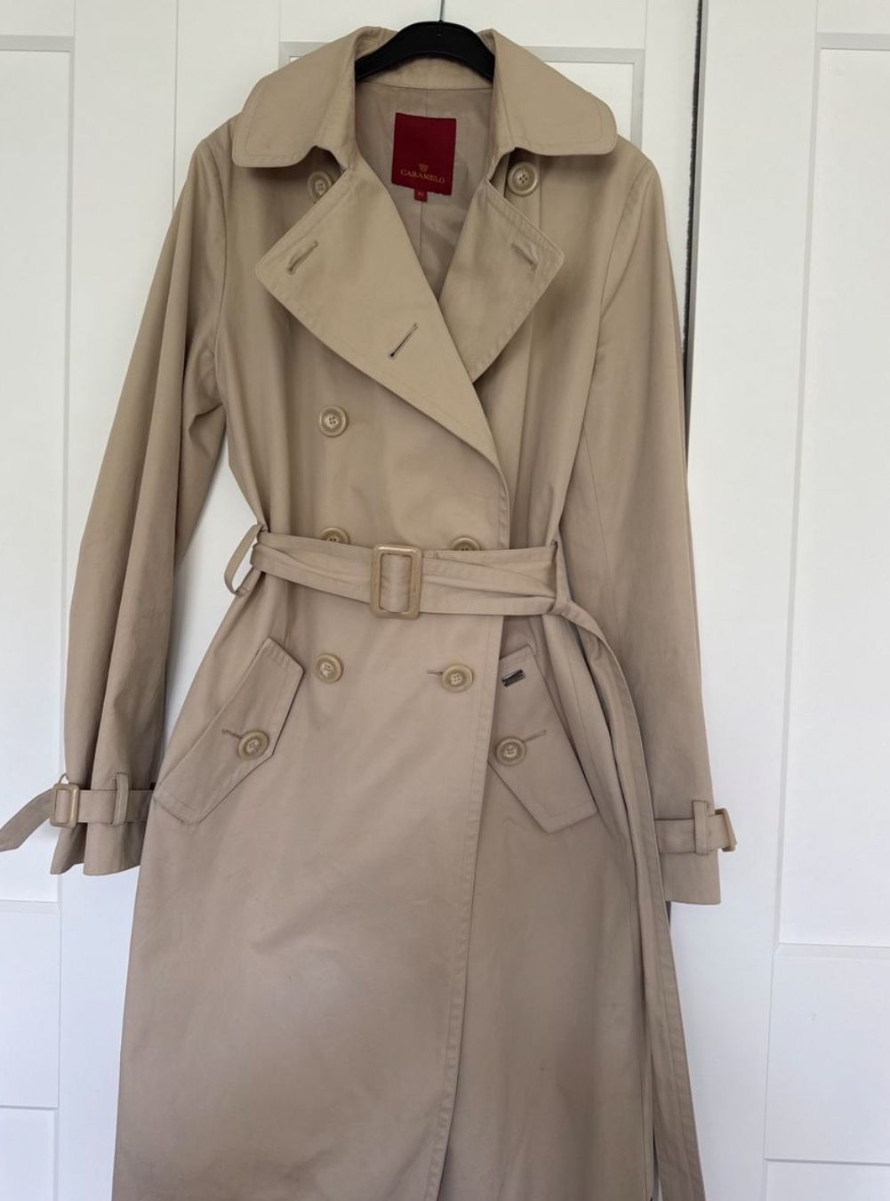 Cappotti: Trenchcoat Caramelo gr 38 – Usato da Lausanne venduto da acz_wjb9