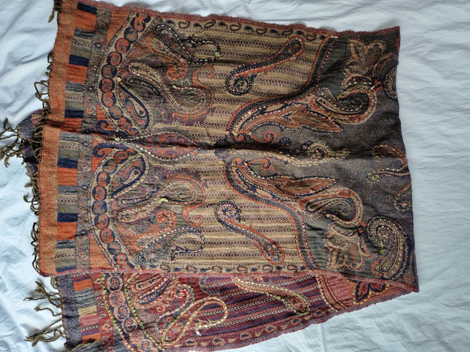 Foulards, Tücher & Schals: Gestickter Schal Wolle Indien rot orange – Gebraucht aus Zürich von kunterbunt.201 3
