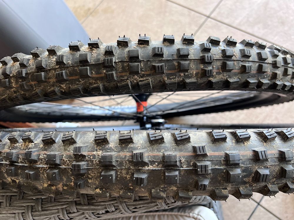 Roues vélo vtt ebike Raceface AR30 offset pneus Magic Marry 5