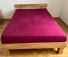 Bett in Massivholz Eiche mit Inhalt, von Jysk, 140x200