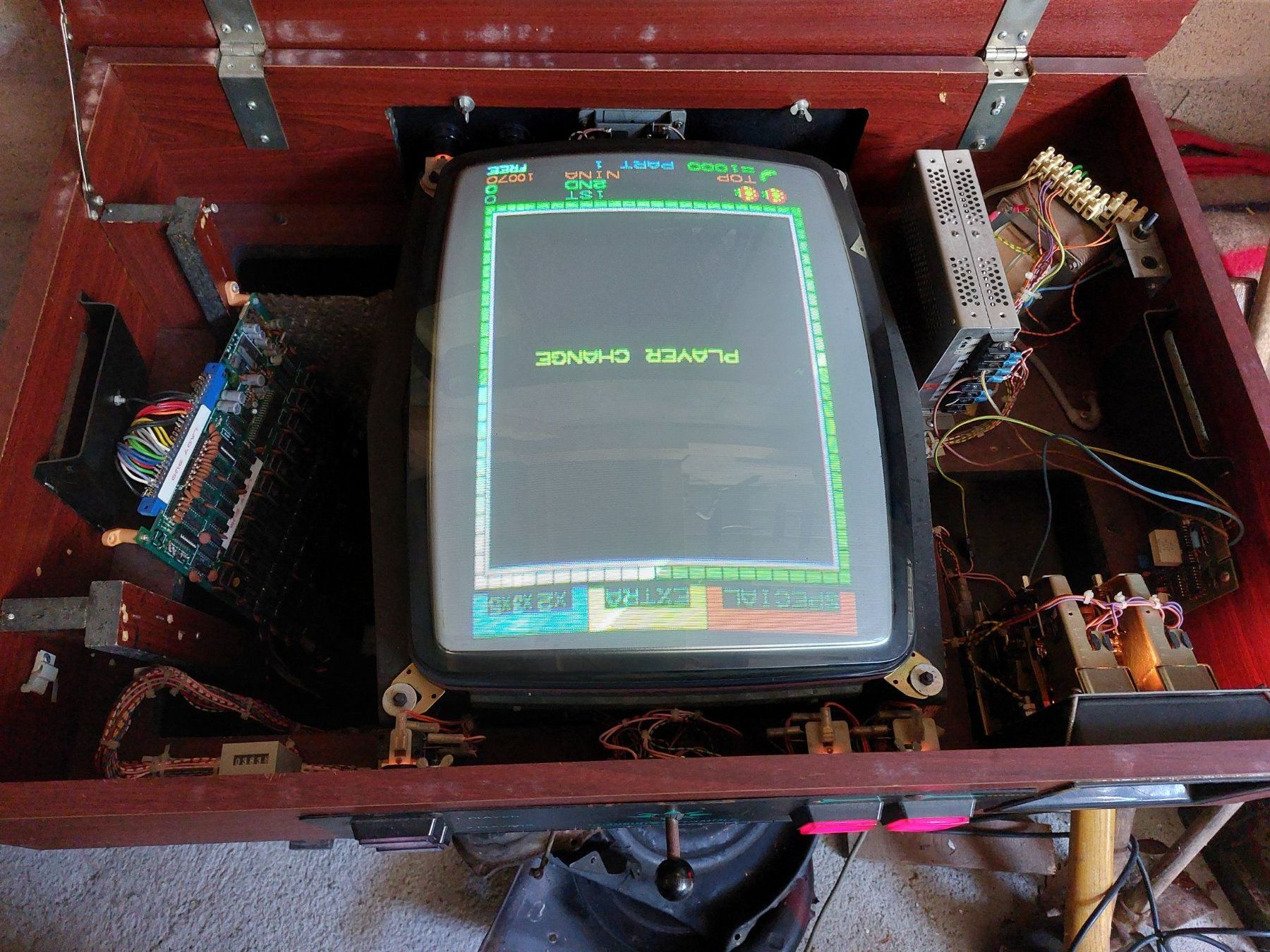 Konsolen: Borne d'arcade ancienne Table – Gebraucht aus Mathod von narno 2
